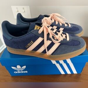 Adidas Gazelle - Blue/Light Pink - Women’s US Size 8 - NWT